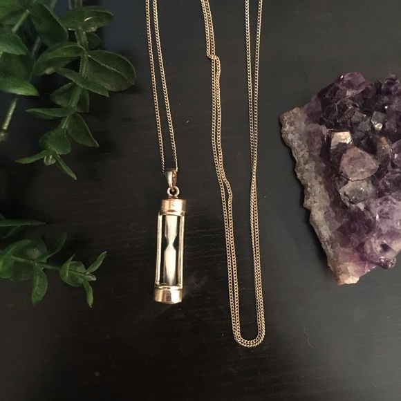 PacSun Jewelry - Long hourglass necklace